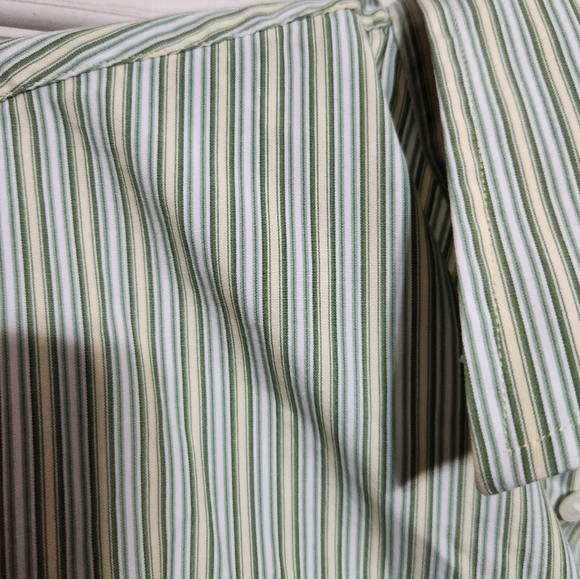 Banana Republic Men's Light Green Striped Shirt - Picture 6 of 15